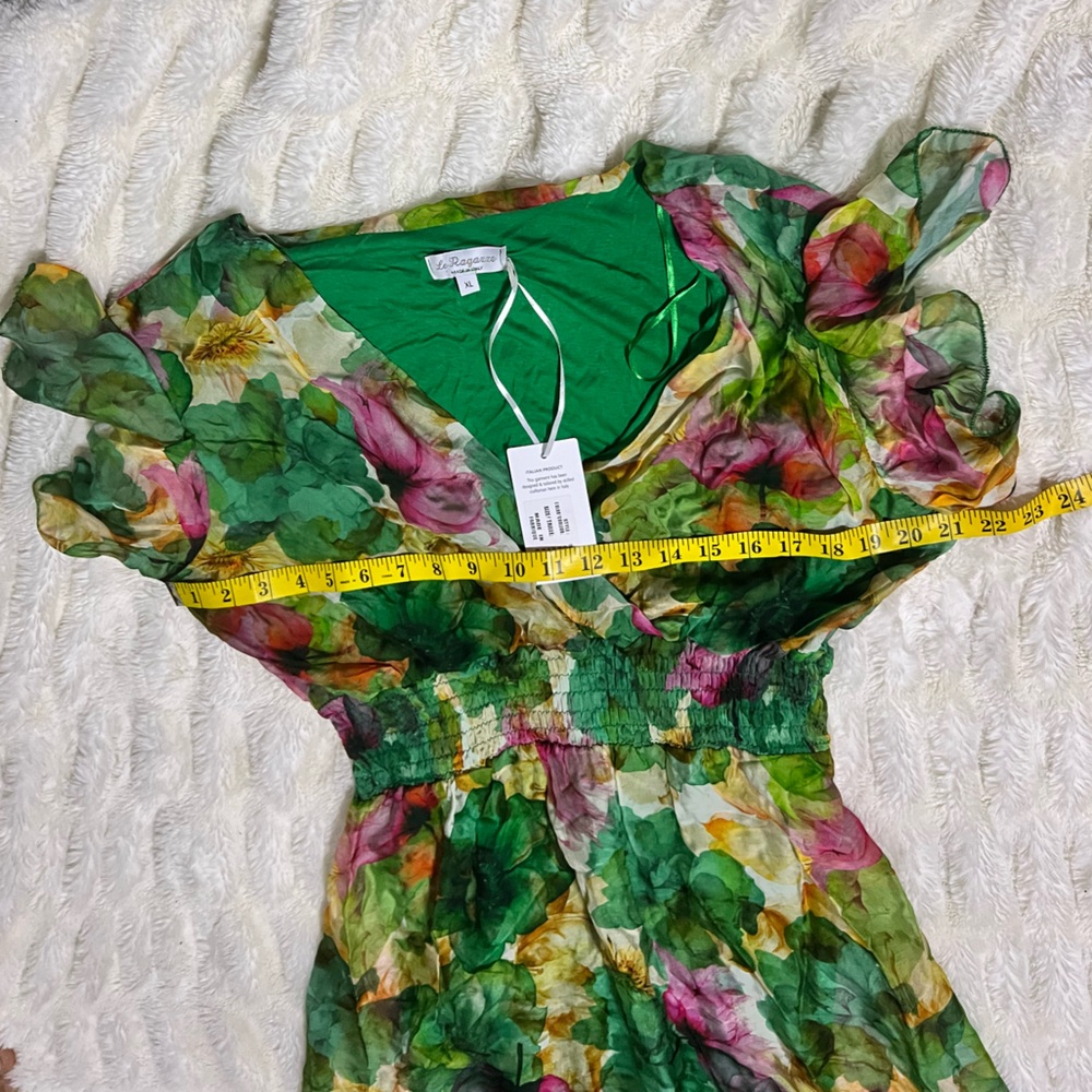 Vintage Floral Maxi Dress with V-Neck - Picture 16 of 16